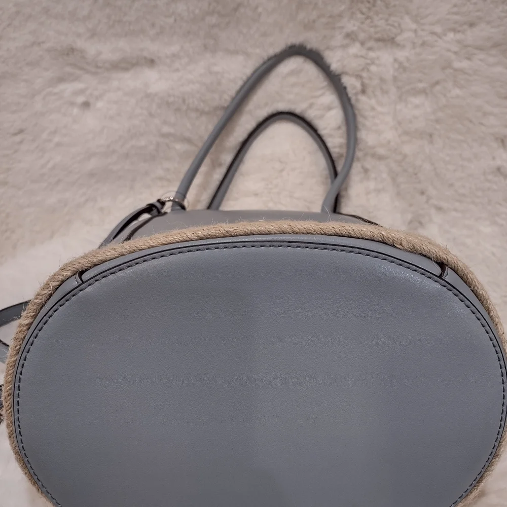 Calvin Klein Beautiful Bag - Picture 11 of 16